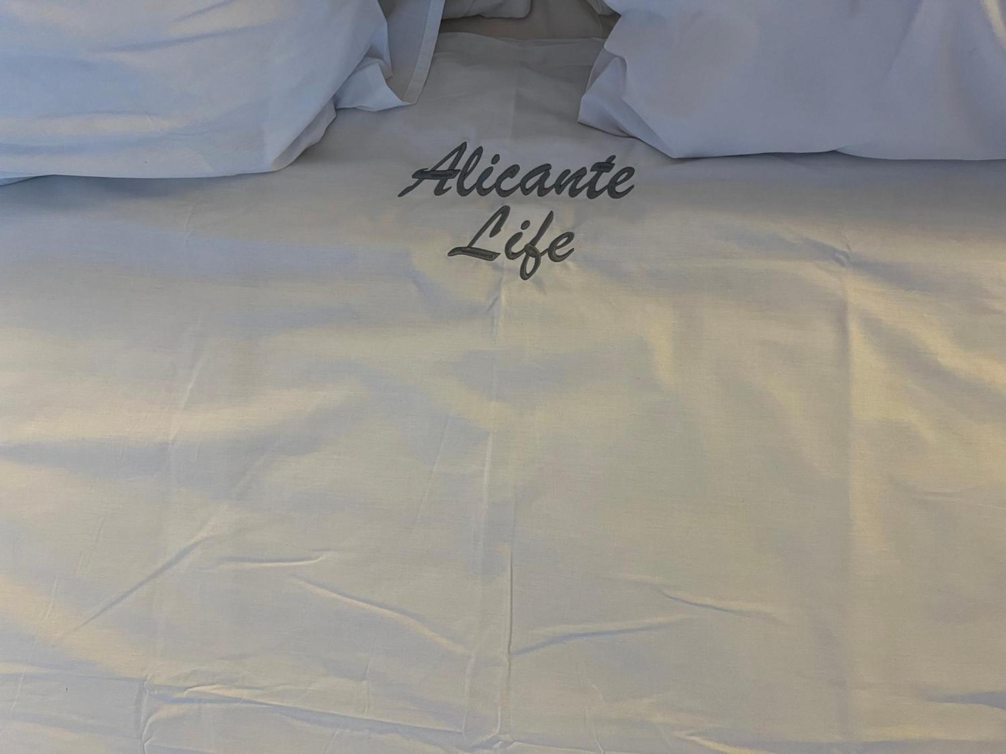 Alicante Life Puerto Marino Exterior photo
